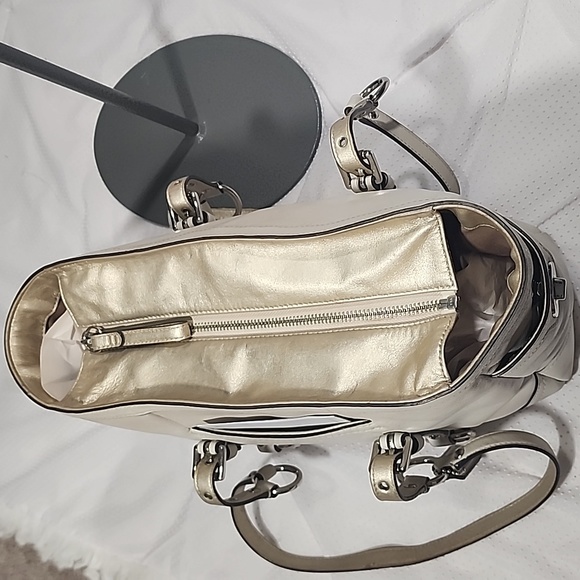 Coach F12343 Beige And Gold Leather Shoulder Tote Bag - Picture 8 of 16